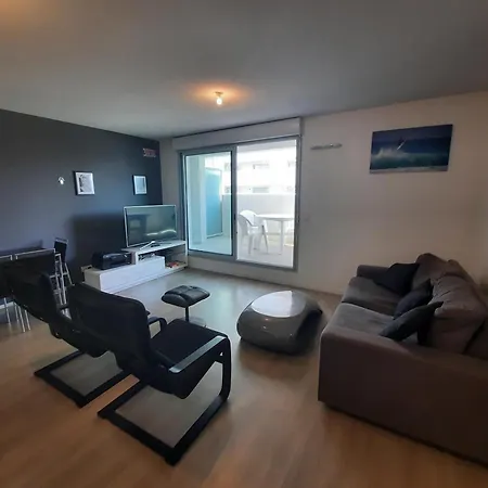 Apartament Joli T2 Avec Terrasse Et Parking A Anglet, Proche Commerces Et Plages - Fr-1-239-1021 Anglet